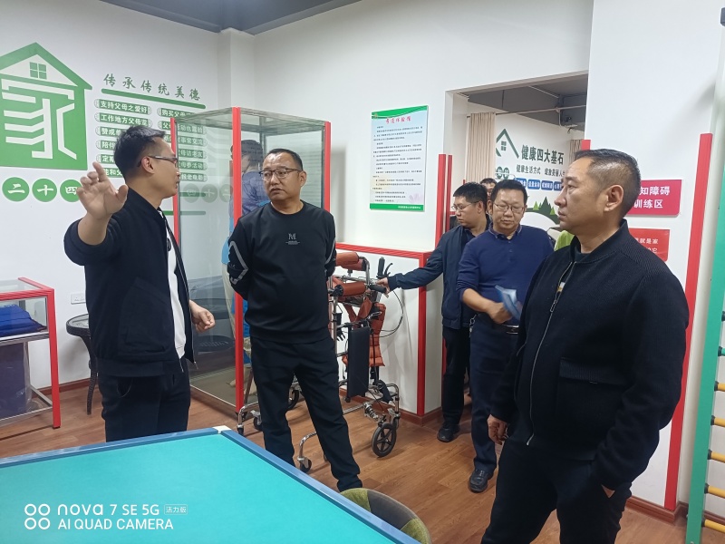 市民政局領(lǐng)導(dǎo)調(diào)研壽樂康認(rèn)知障礙友好社區(qū)建設(shè)工作